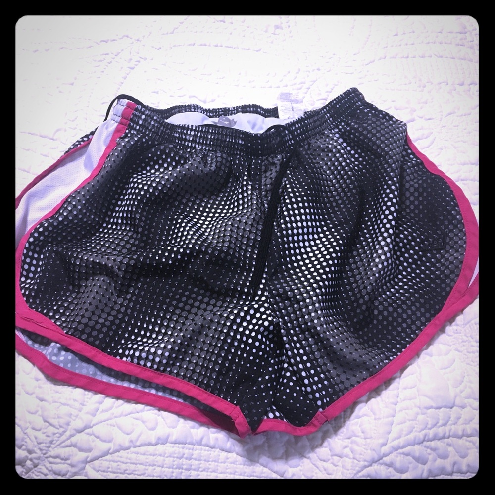 Running shorts with lining